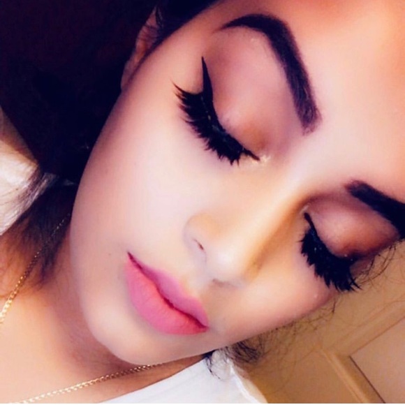 Faux mink eyelash strips 💕💁🏻‍♀️ fablashco.com - Picture 5 of 6